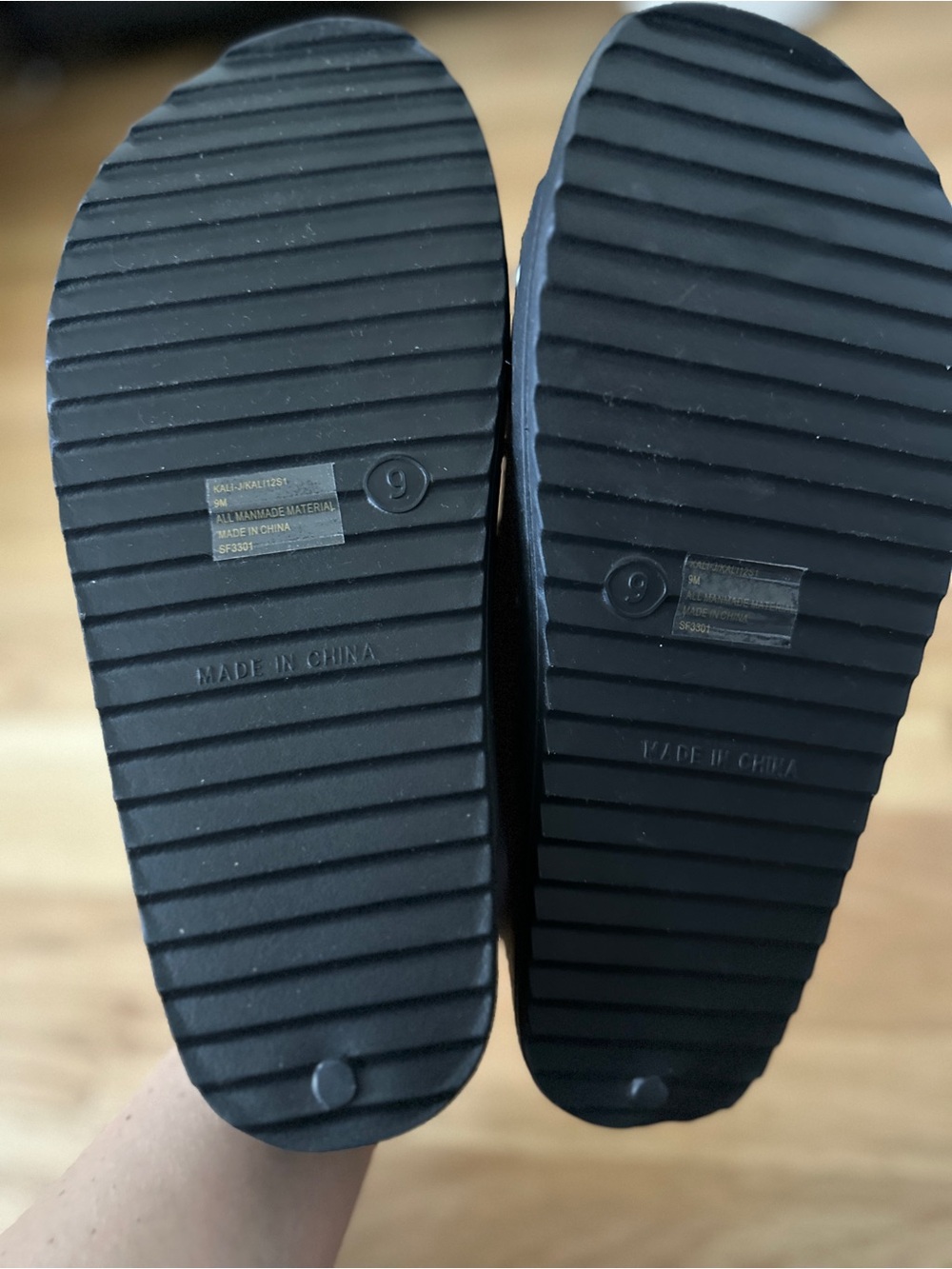 Steve Madden Black Stud-Detail Platform Slides - Picture 3 of 3